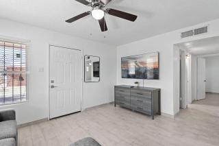 Sleek 2-Bed 1-Bath Home Near Fort Bliss - 7