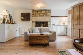 Grade II listed Cottage with Ground Floor Bedroom - 4