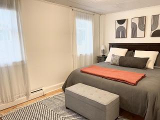 Cozy Two Bedroom on Munjoy Hill - 9