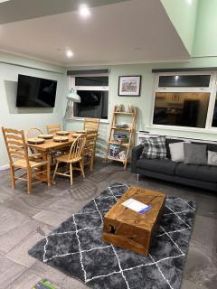 Large Ryde House - Sleeps 12 people With Games Room - 3