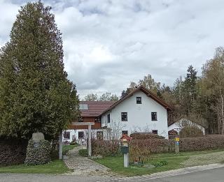Ferienhaus mit Garten - 1
