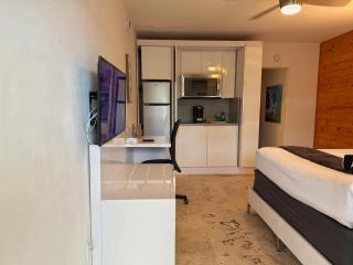 Modern Cozy Beach Studio Apt17 - 1