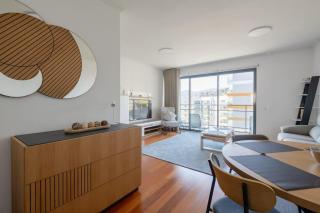 Nomad Horizon Spacious Apartment with Pool & Gym - 7