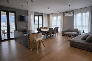 Premium Apartment Pools, Gym,Green Park - 8