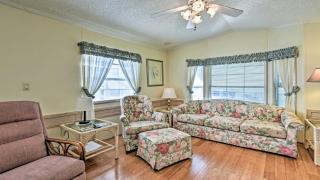 Relaxing Home Pool Access and Screened-In Porch! - 9