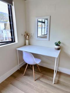 Modern Seaside Apartment - 5