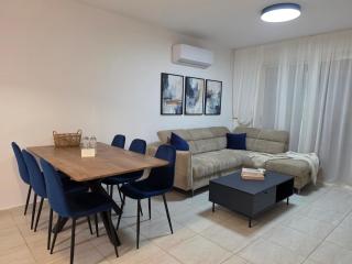 Ella's Place - Paphos - 9