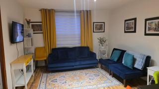 The Holiday 63 parking outside LEZ - 0