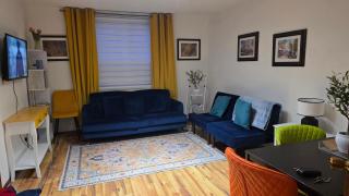 The Holiday 63 parking outside LEZ - 9