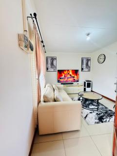 HomelyVest Homestay - 1