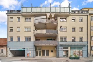 Cozy Apartment near Airport & City Center with Private Garden - 7