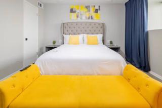 Beautiful Contemporary Suite #16 - 3