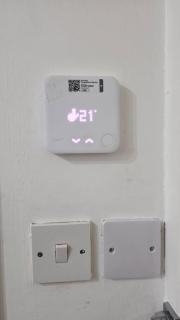 The Holiday 63 parking outside LEZ - 2