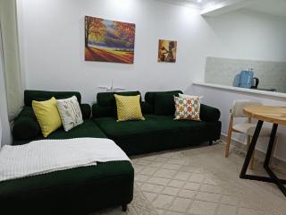 Naivegas-Staycation by Winnie-2 bedrooms - 0