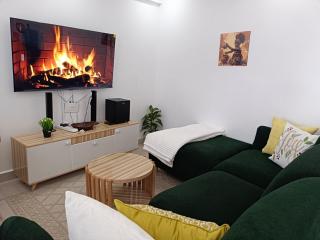 Naivegas-Staycation by Winnie-1 bedrooms - 2