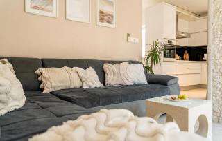 2 Bedroom Awesome Home In Selca - 7