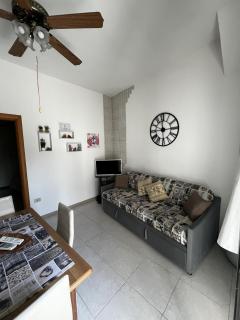 Casa Irrose, bilocale completo di tutti i servizi, in zona tranquilla - 1