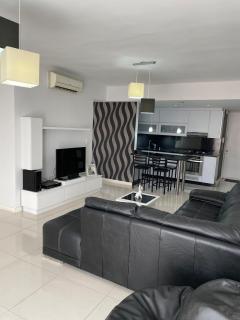 Moderno apartamento con piscina - 9