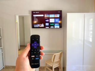 South of Fifth Family & Pet-Friendly Retreat Across from Best Beach in Miami - 3