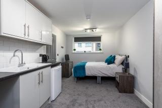 F5 - Studio Flat, Enquire, Fully equipped, With Parking, stay Ideal for Contractors, Relocators - 7