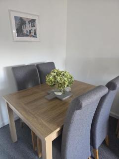 Charming, homely 2 bed flat in heart of village - 5