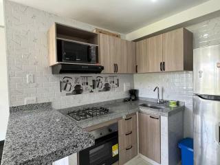 Moderno Apto de 2 Hab con Balcón y Gran Ubicación - 5