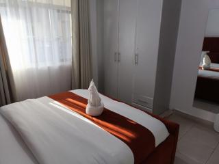 Naivegas-Staycation by Winnie-2 bedrooms - 5