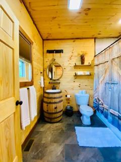 Smallwood - Central RRG Cabin with Hot Tub & WiFi - 1