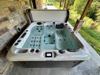 Southern Smoke - Scenic Decks - Hot Tub - WiFi - 4