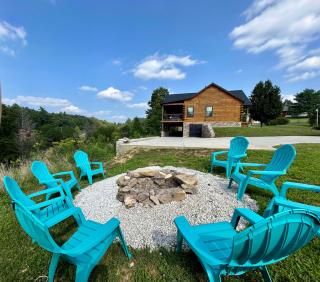 Southern Smoke - Scenic Decks - Hot Tub - WiFi - 1
