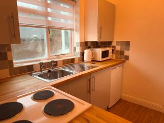 Chase View 1 Bed Sleeps 4 Parking WiFi Contractors - 4