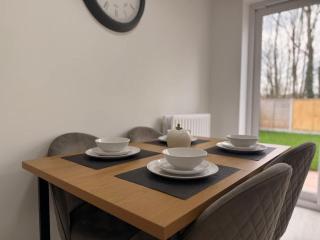 Woody Bank 3 Bed Sleeps 5 Parking WiFi Contractors - Great Wyrley - 6