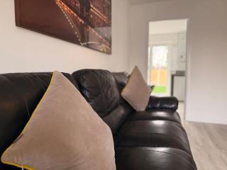 Woody Bank 3 Bed Sleeps 5 Parking WiFi Contractors - Great Wyrley - 3