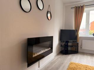 Woody Bank 3 Bed Sleeps 5 Parking WiFi Contractors - Great Wyrley - 1