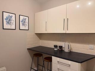 The Nook at Norton 1-Bed, Sleeps 4, Parking, WiFi, Contractors -  - 1
