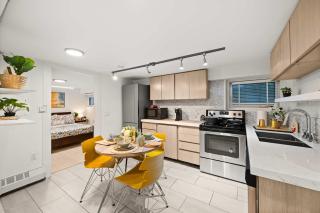 West End Downtown Walk to Beach & Shops - 1