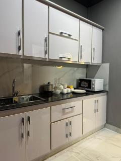 Luxury Furnished Apartment in Heart of Multan - 5
