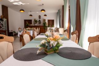 Pensiunea IZBUCUL GALBENEI - 4