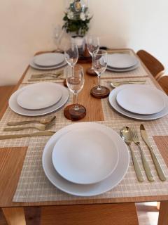 Cosy 2BR Unit - Walk to Town & Sleeps 5 - 6