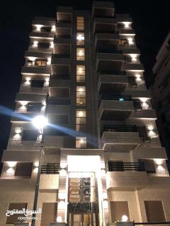 شقة أنيقة-غرفتين وصالة مع بلكونة Stylish 2-Bedroom Apartment with Balcony - 1