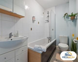 2 Bed Hideaway, Balcony and self check-in, Birmingham's Jewellery Quarter - 6