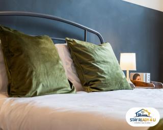 2 Bed Hideaway, Balcony and self check-in, Birmingham's Jewellery Quarter - 9