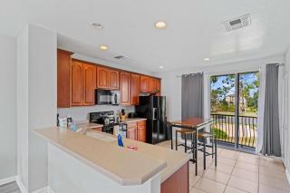 5038-24 Comfortable 3-Bedroom Getaway-Vista Cay - 4