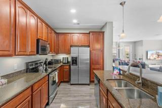 4816-303 Family-Friendly 3BR Condo at Vista Cay - 7
