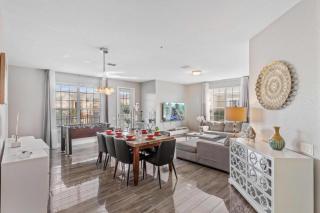 4816-303 Family-Friendly 3BR Condo at Vista Cay - 2