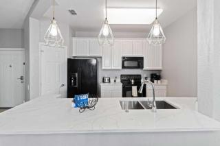 4862-304 Clean, Modern Condo with Resort Amenities - 2