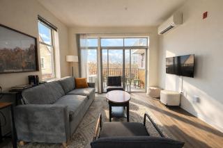 East Side Luxury 1BR Apt - Near Brady and Fiserv with Balcony - Sleeps 5 - Milwaukee - 7