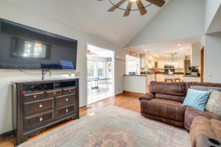 Pool, Hot Tub and Fun! Family Home Near Quantico - 4