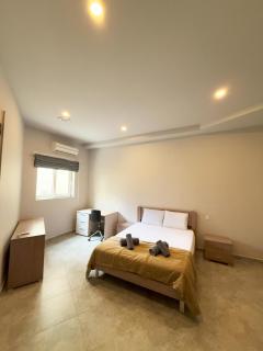 Paceville Garden House Steps from Beach & Vibrant Nightlife - 5