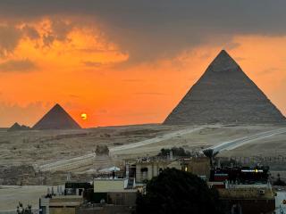 Night Pyramids Inn Hotel - 8